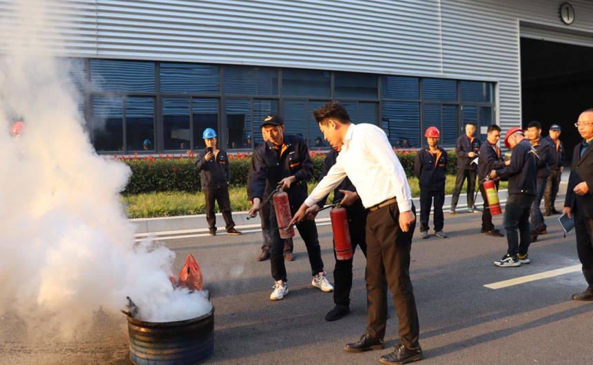 2023年11月24日，江西9001诚信金沙工厂组织发展了以&ldquo;预防为主，性命至上&rdquo;为主题的消防知识培训及消防演练活动。